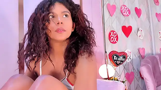 Snapshot of AlinaSweett chatting on February 2025 09:14:01 PM AlinaSweett online show from February 2025 09:14:01 PM