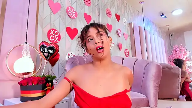 Snapshot of AlinaSweett chatting on February 2025 01:56:01 AM AlinaSweett online show from February 2025 01:56:01 AM