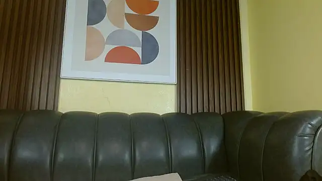 Nicole Ramires online show from November 2025 04:40:01 PM