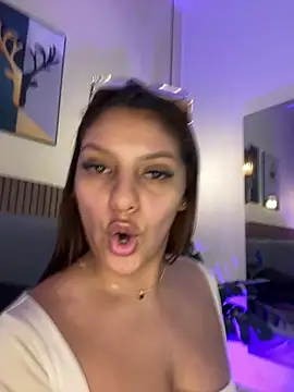 NicolleeEvanss online show from June 2026 10:29:01 AM