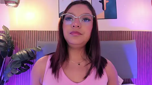 NicolleeEvanss online show from July 2026 12:13:01 PM