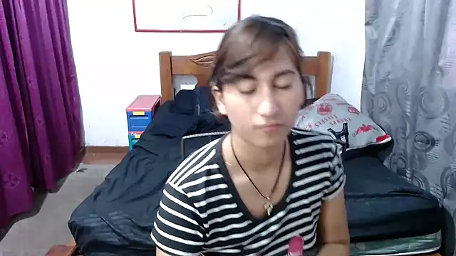 LadyMilk003 online show from December 2024 04:53:01 PM