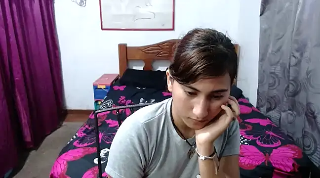 LadyMilk003 online show from December 2024 04:06:01 PM