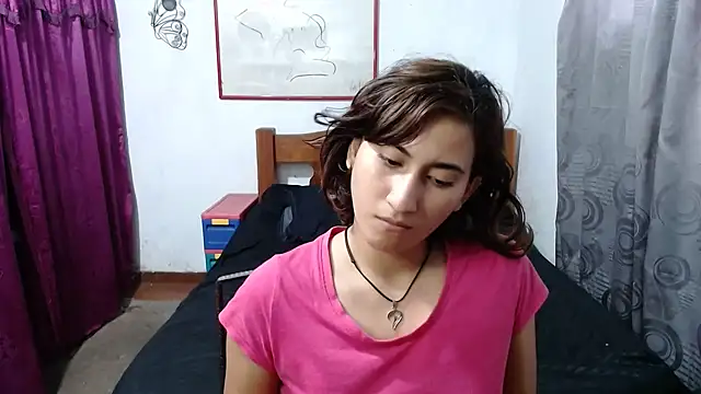 LadyMilk003 online show from December 2024 03:43:02 PM