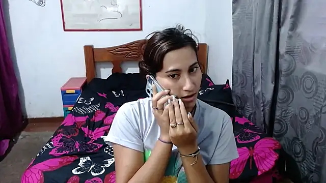 LadyMilk003 online show from December 2024 06:29:01 PM