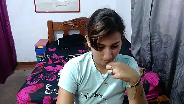 LadyMilk003 online show from January 2025 04:21:01 PM