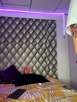 Snapshot of CoupleSwingerLatin chatting on October 2025 11:14:02 PM CoupleSwingerLatin online show from October 2025 11:14:02 PM