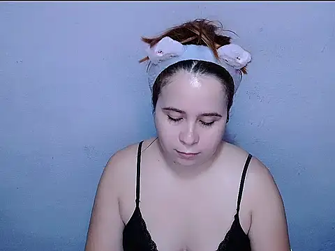 SubLayla01 online show from May 2026 06:27:02 PM
