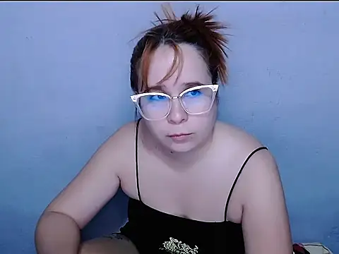 SubLayla01 online show from May 2026 06:07:02 PM