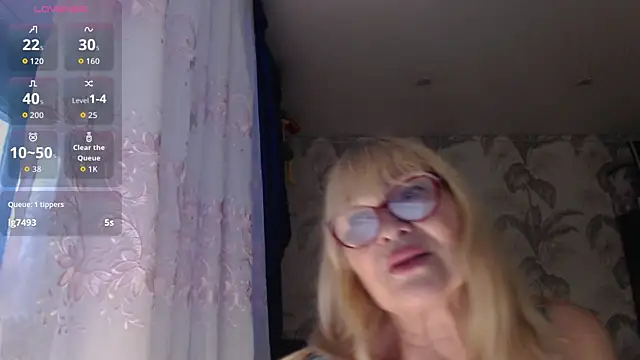 Snapshot of CamDiva113 chatting on December 2025 04:40:02 AM CamDiva113 online show from December 2025 04:40:02 AM