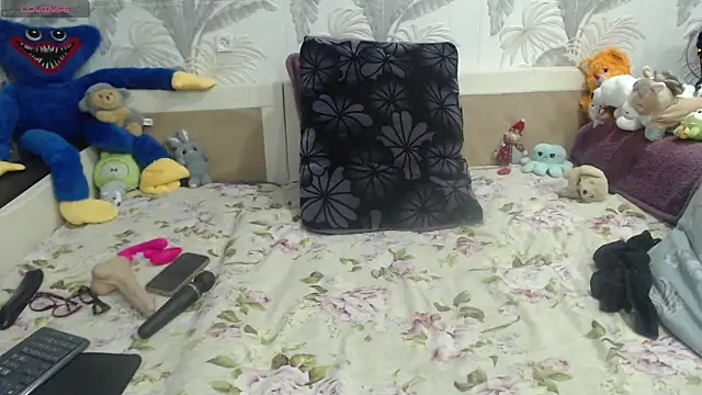 Snapshot of CamDiva113 chatting on February 2026 01:07:01 PM CamDiva113 online show from February 2026 01:07:01 PM