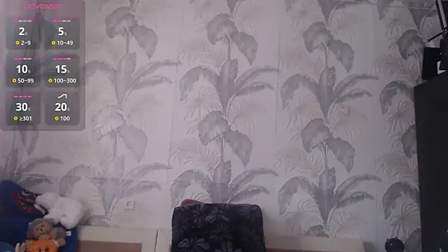 Snapshot of CamDiva113 chatting on March 2026 08:28:01 AM CamDiva113 online show from March 2026 08:28:01 AM