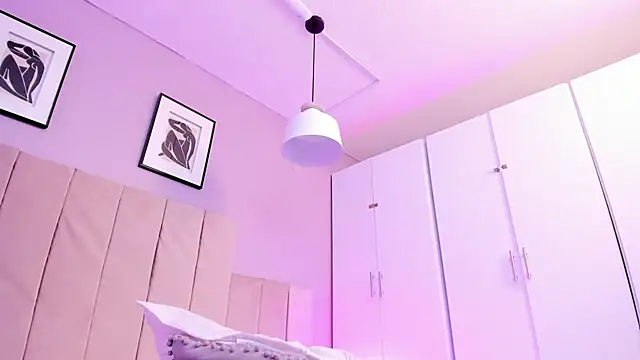 April bowie online show from March 2025 06:22:01 PM