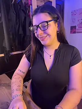 Snapshot of agoosvokk chatting on October 2025 01:22:01 AM agoosvokk online show from October 2025 01:22:01 AM