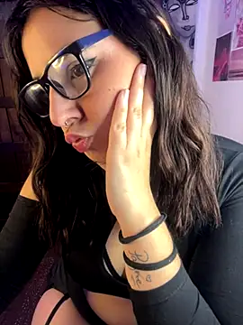 Snapshot of agoosvokk chatting on November 2025 01:06:02 AM agoosvokk online show from November 2025 01:06:02 AM