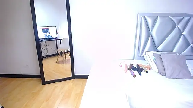 exotic karmella online show from December 2024 08:39:02 PM