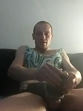 Kamien32 online show from November 2025 04:34:02 AM