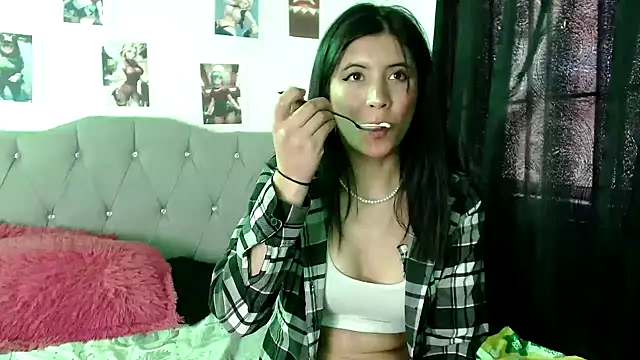 Yeimy sweetf online show from January 2025 08:37:01 PM