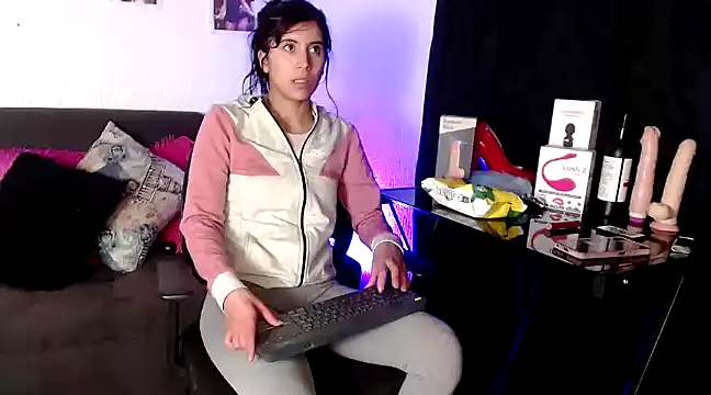 Yeimy sweetf online show from January 2025 11:56:02 PM