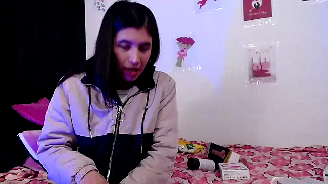 Yeimy sweetf online show from February 2025 01:00:01 AM