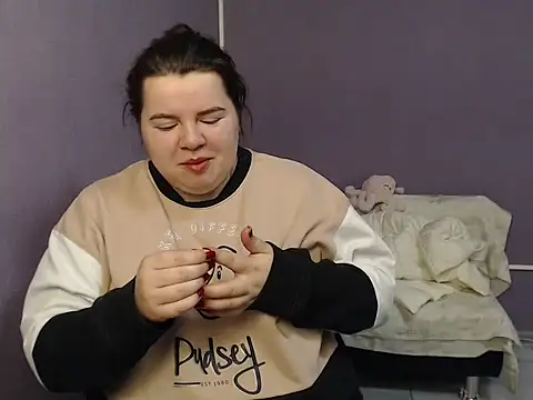 so shy online show from October 2025 06:58:02 AM