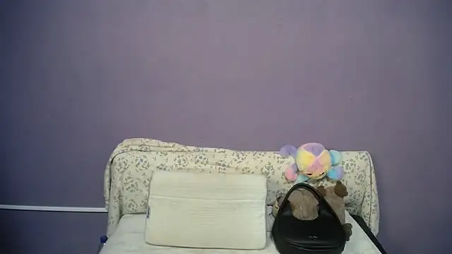 Snapshot of so_shy chatting on April 2026 06:24:01 AM so shy online show from April 2026 06:24:01 AM