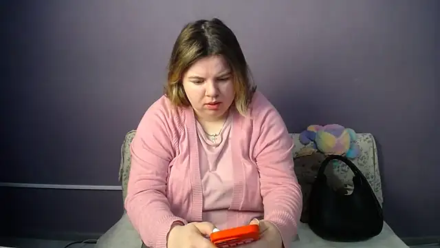 Snapshot of so_shy chatting on May 2026 06:33:01 AM so shy online show from May 2026 06:33:01 AM