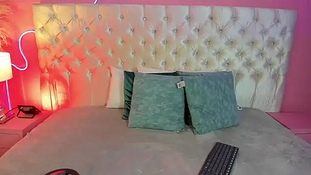 Ely Maldox online show from September 2025 12:05:02 PM