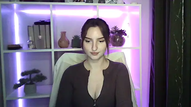 X Alisa online show from March 2025 07:10:01 PM