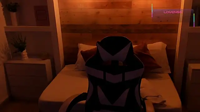 candy summer28 online show from December 2025 07:30:02 PM