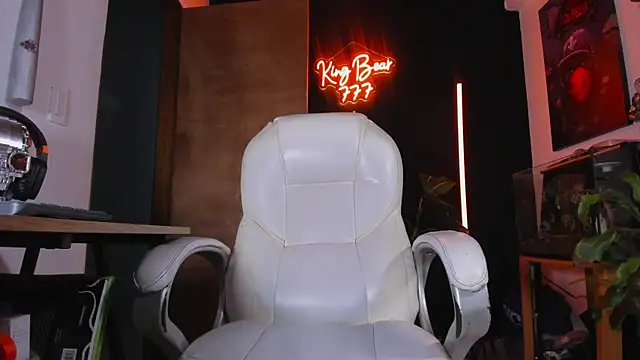 kingbear777 online show from June 2026 04:40:01 AM