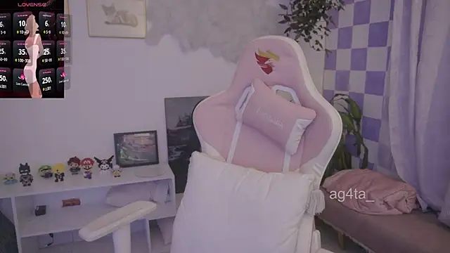 Snapshot of Ag4ta_ chatting on October 2025 11:43:01 PM Ag4ta online show from October 2025 11:43:01 PM