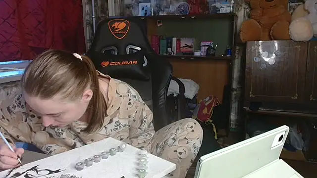 ElenaMaeer online show from December 2024 12:00:01 PM