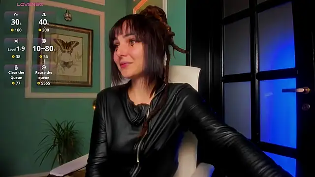 1Munique online show from November 2025 12:30:01 PM