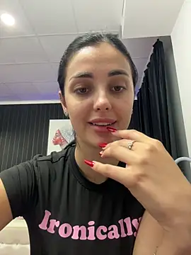 SophiaVilner online show from September 2025 05:49:01 PM