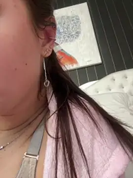 SophiaVilner online show from July 2026 05:45:01 PM