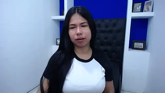 Snapshot of Letty_Plugxo chatting on January 2026 01:48:02 PM Letty Plugxo online show from January 2026 01:48:02 PM