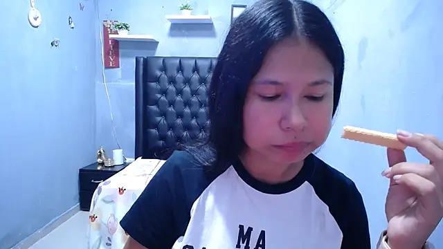 Snapshot of Letty_Plugxo chatting on April 2026 01:25:02 PM Letty Plugxo online show from April 2026 01:25:02 PM