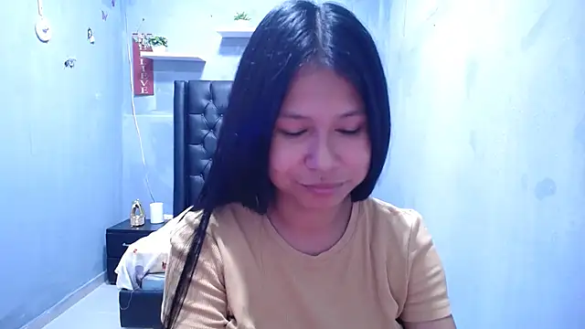 Snapshot of Letty_Plugxo chatting on May 2026 02:45:01 PM Letty Plugxo online show from May 2026 02:45:01 PM