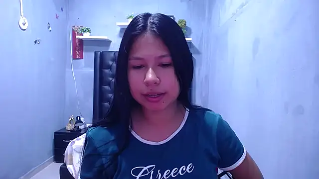 Snapshot of Letty_Plugxo chatting on May 2026 01:29:02 PM Letty Plugxo online show from May 2026 01:29:02 PM
