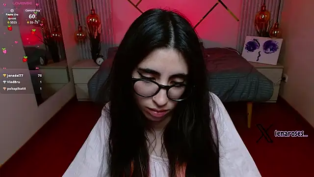 Snapshot of LenaRoses chatting on June 2026 12:32:02 AM LenaRoses online show from June 2026 12:32:02 AM