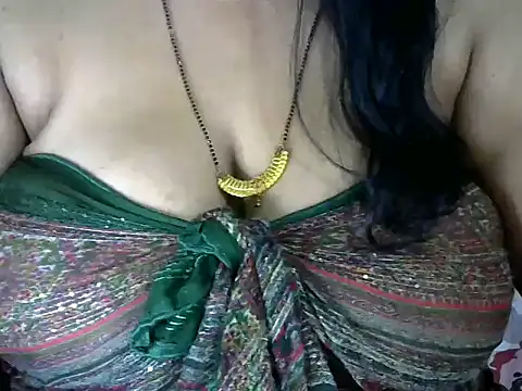 Snapshot of dramebaz_queen chatting on October 2025 05:02:02 PM dramebaz queen online show from October 2025 05:02:02 PM