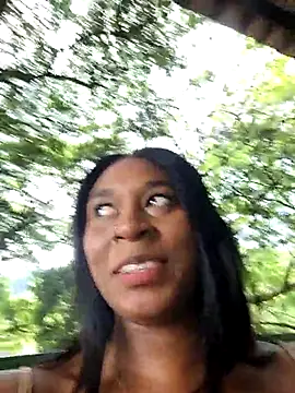 HanaThompson online show from December 2025 05:52:01 PM