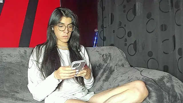 Snapshot of Chaminela_27 chatting on February 2025 12:01:02 PM Chaminela 27 online show from February 2025 12:01:02 PM