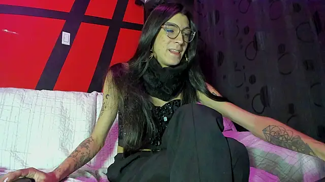 Snapshot of Chaminela_27 chatting on February 2025 01:08:02 PM Chaminela 27 online show from February 2025 01:08:02 PM