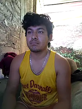 GusssHOT online show from April 2026 07:25:02 PM