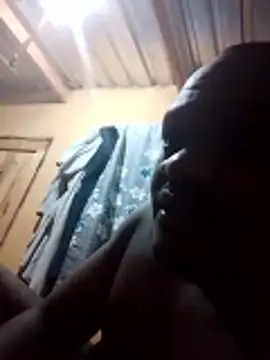 Snapshot of tonniii33 chatting on February 2026 08:46:02 PM tonniii33 online show from February 2026 08:46:02 PM