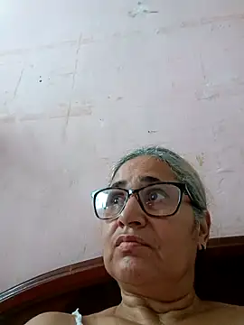 Snapshot of _candi chatting on November 2025 01:22:01 PM candi online show from November 2025 01:22:01 PM