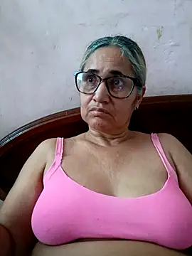 Snapshot of _candi chatting on November 2025 01:00:01 PM candi online show from November 2025 01:00:01 PM