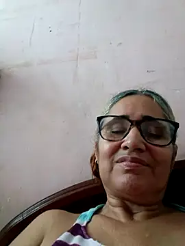 Snapshot of _candi chatting on November 2025 01:25:02 PM candi online show from November 2025 01:25:02 PM